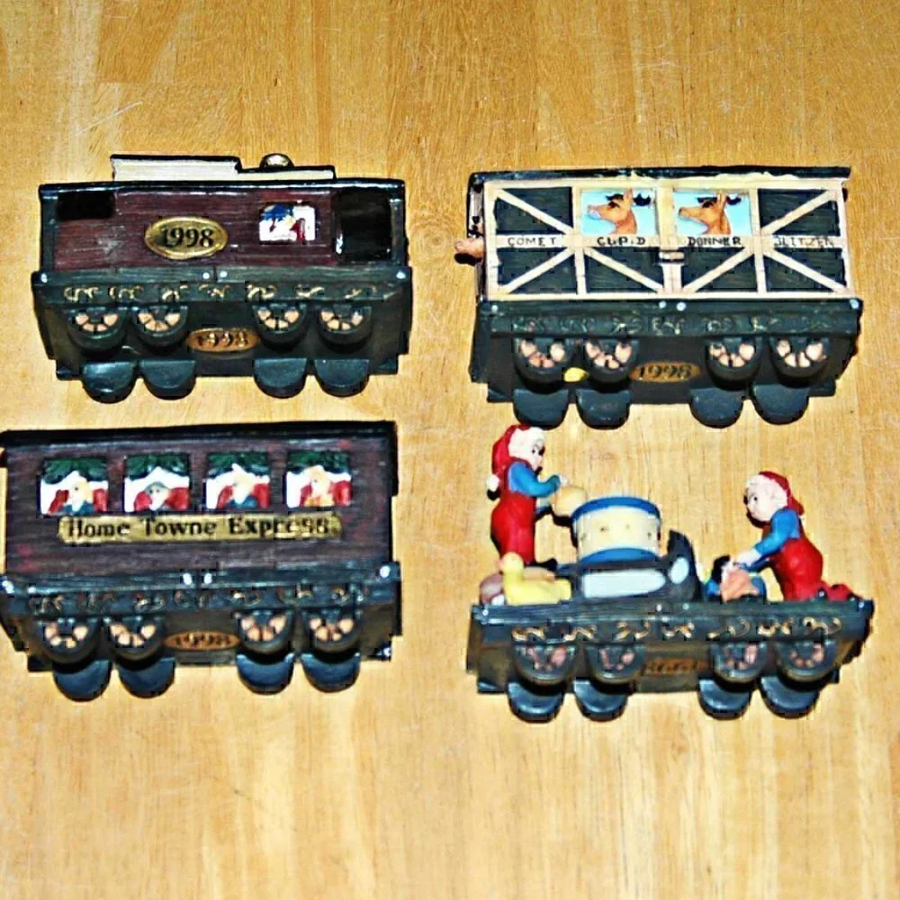 HomeTown 1998  Express Train 4 Piece Set